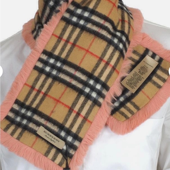 BURBERRY CHIC SCARF WITH THE VINTAGE CHECK IN CASHMERE AND PALE PINK FAUX FUR - Picture 2 of 16